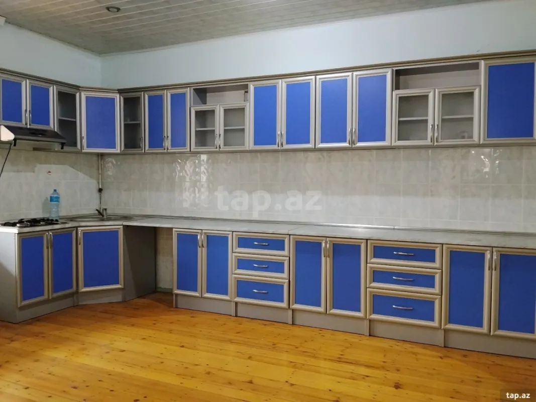 Kirayə verilir 5 otaqlı həyət evi