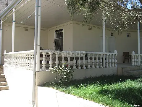 Satılır 6 otaqlı həyət evi