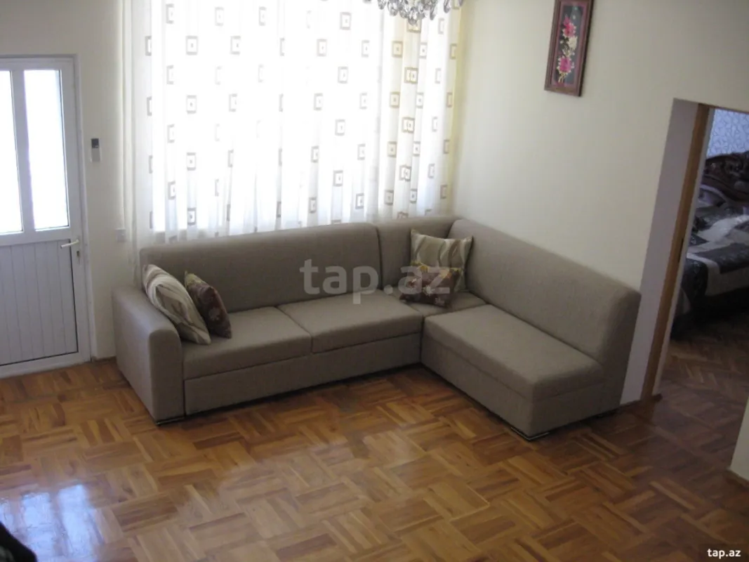 Satılır 6 otaqlı həyət evi