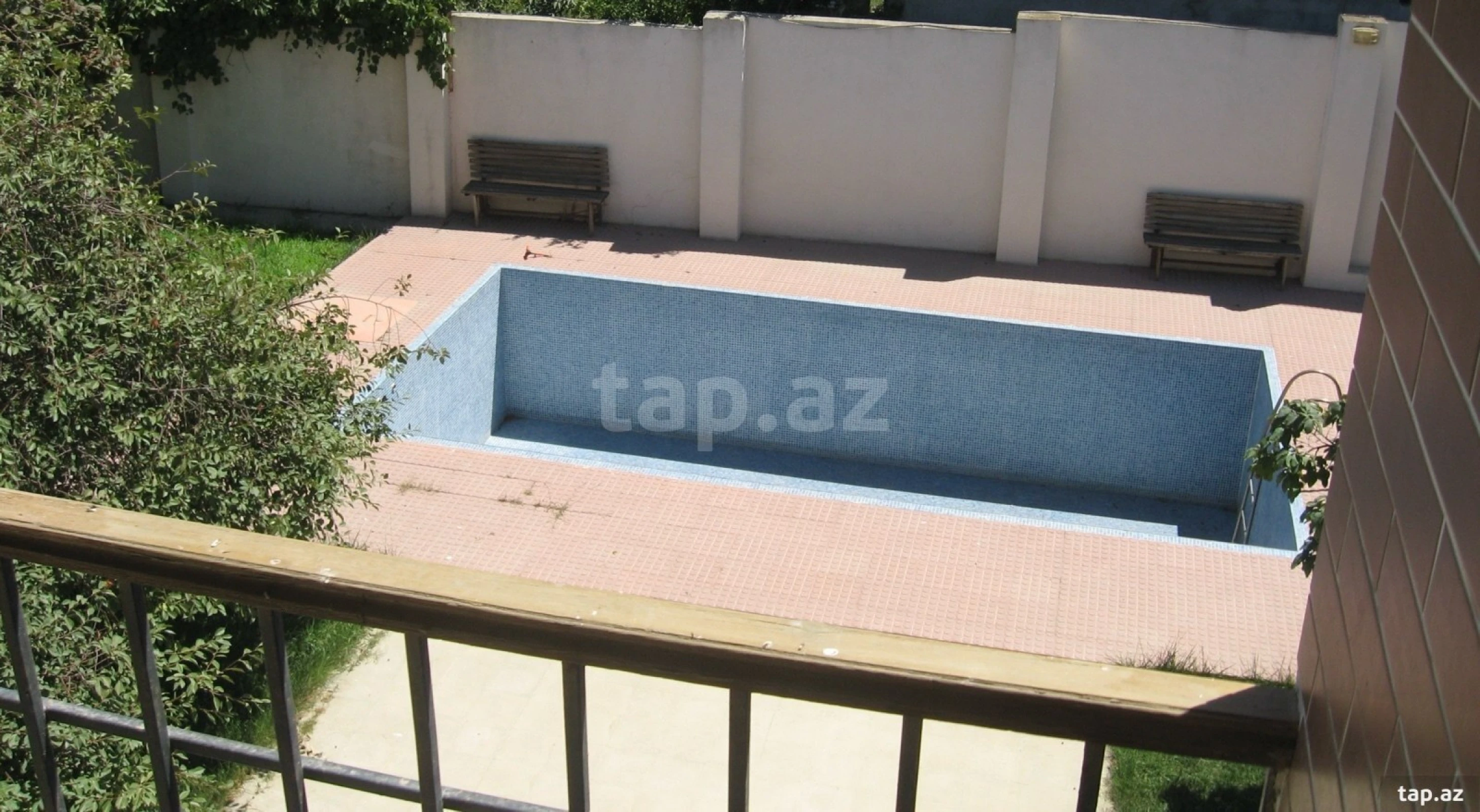 Satılır 6 otaqlı həyət evi