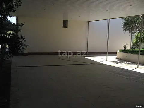 Satılır 6 otaqlı həyət evi