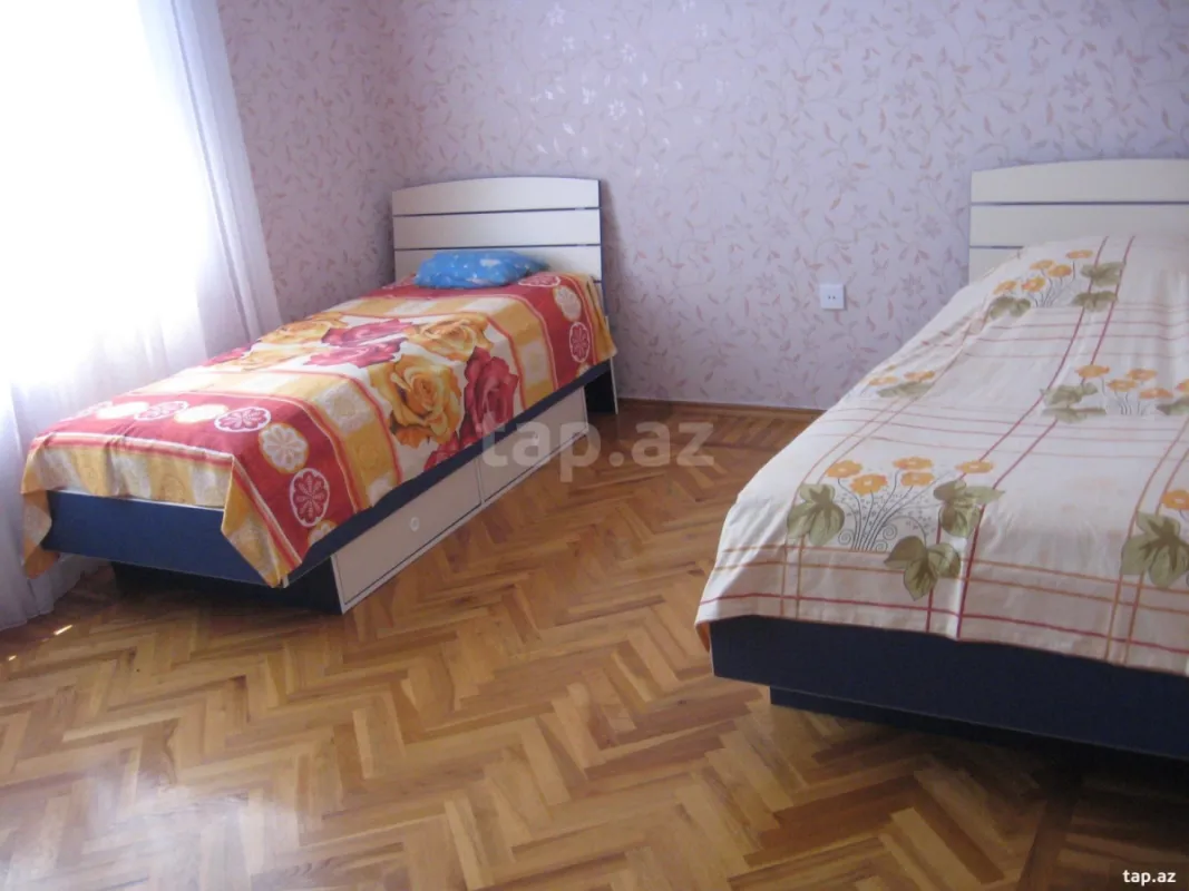 Satılır 6 otaqlı həyət evi