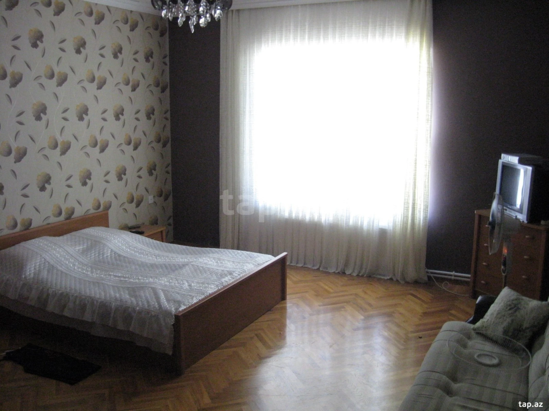 Satılır 6 otaqlı həyət evi