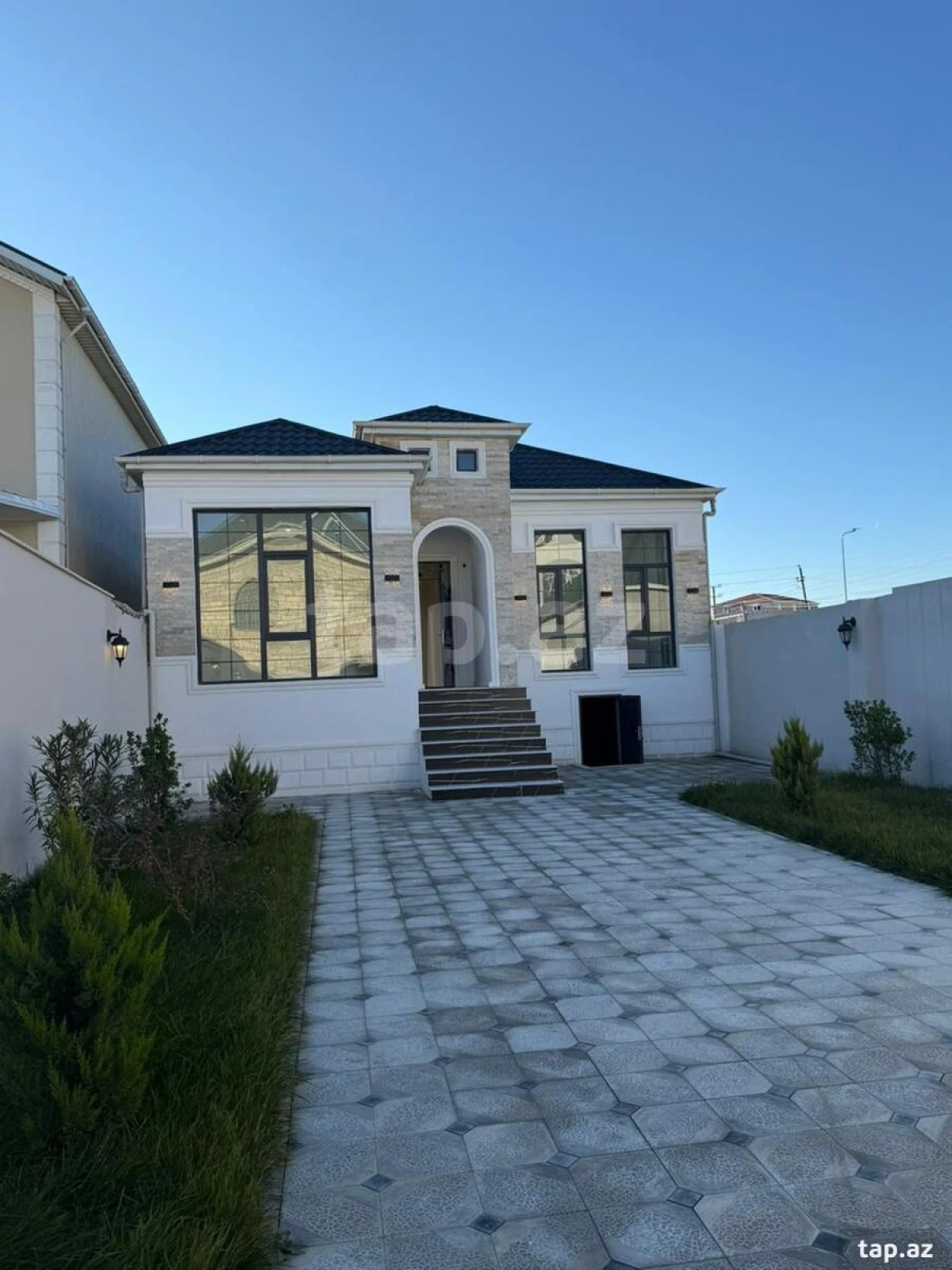 Satılır 4 otaqlı həyət evi