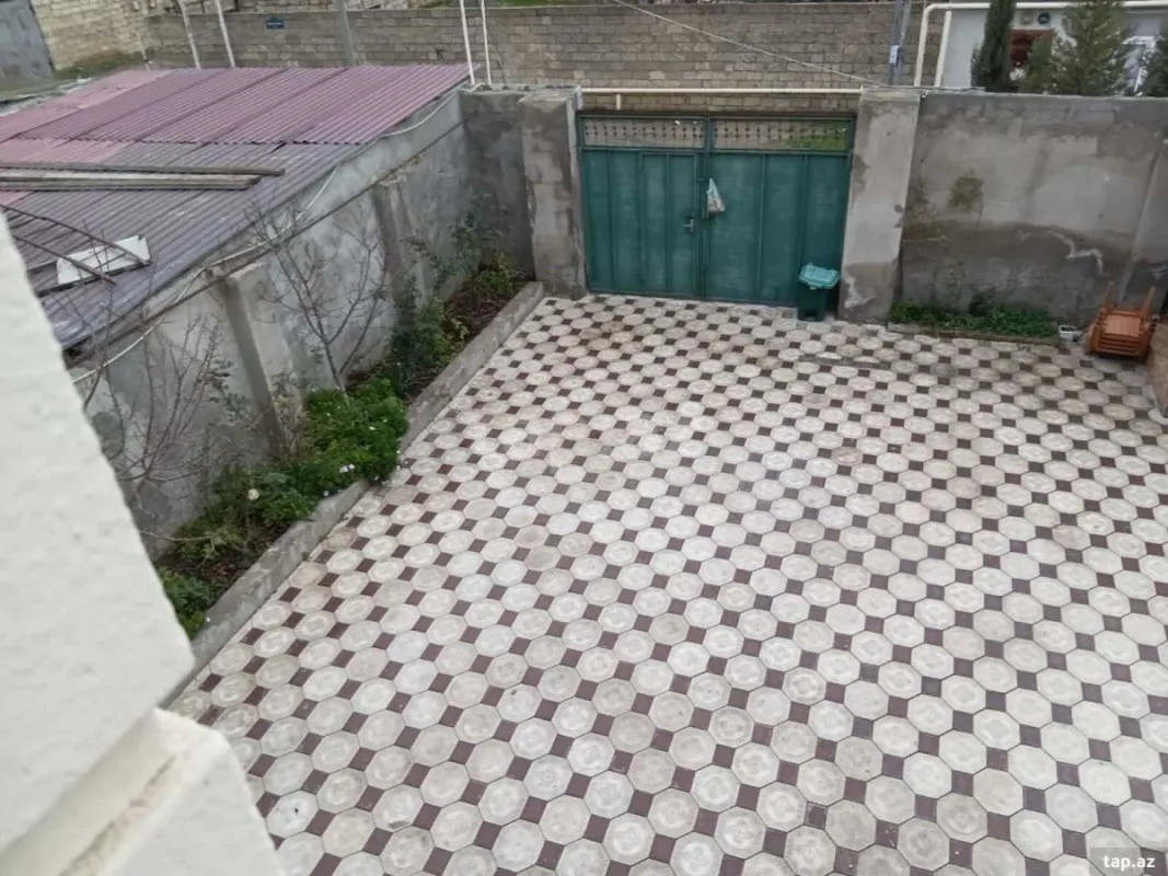 Satılır 5 otaqlı həyət evi