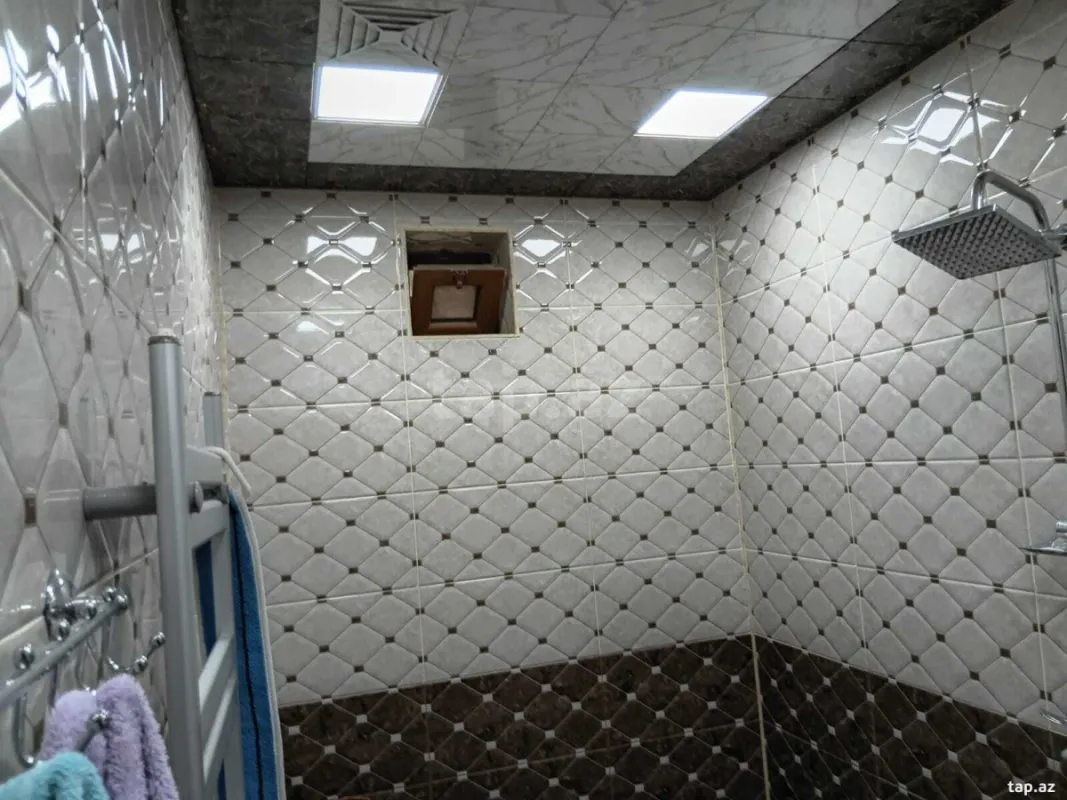 Satılır 5 otaqlı həyət evi