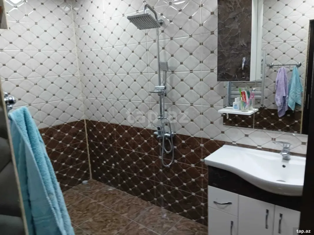 Satılır 5 otaqlı həyət evi