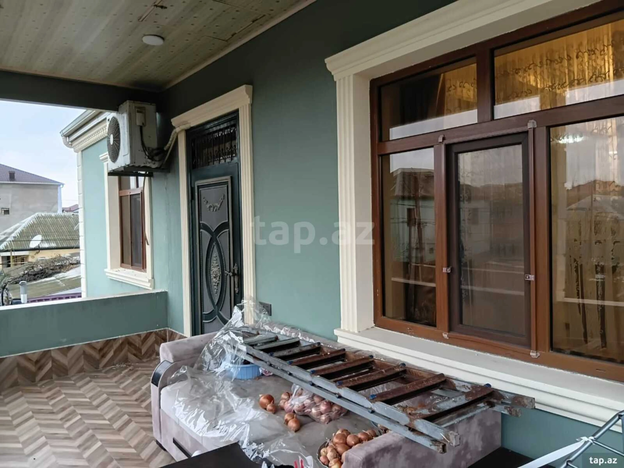 Satılır 5 otaqlı həyət evi