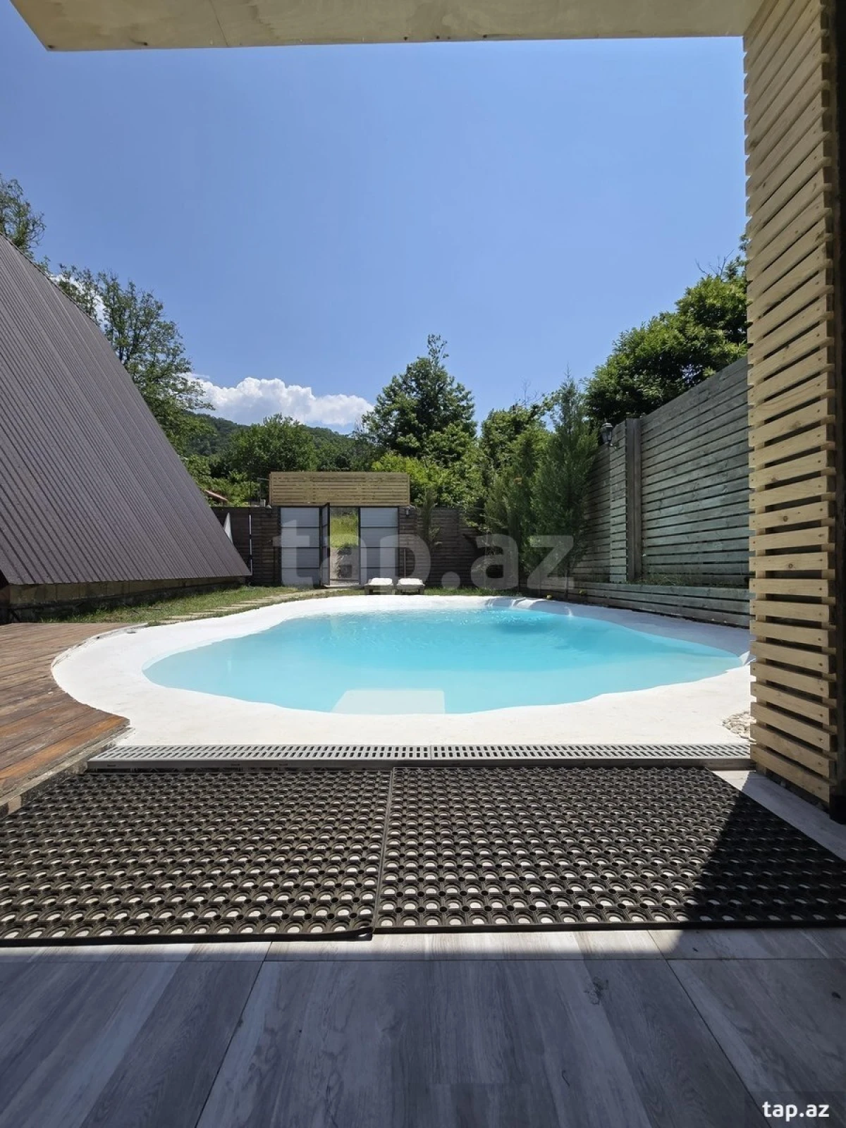 Kirayə verilir 3 otaqlı həyət evi