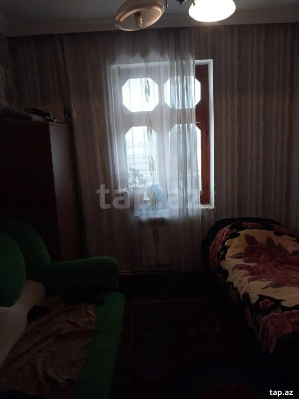 Satılır 6 otaqlı həyət evi