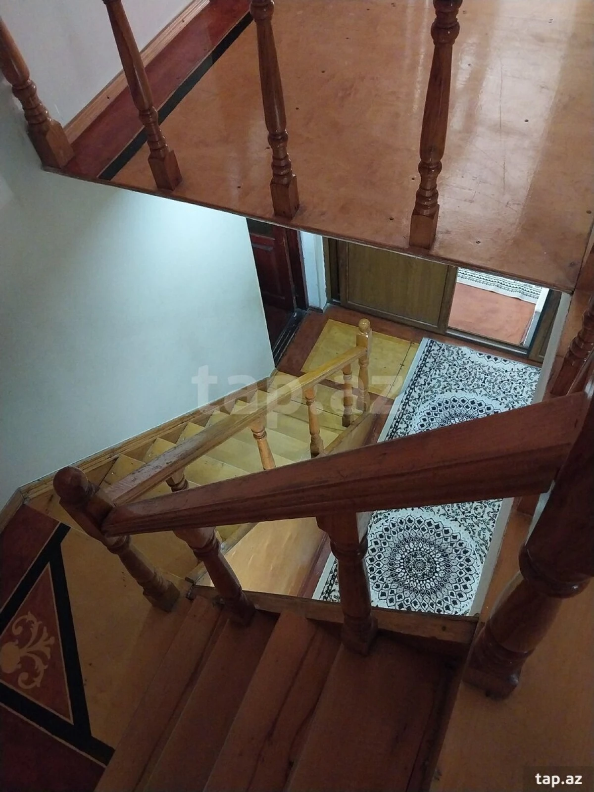 Satılır 6 otaqlı həyət evi