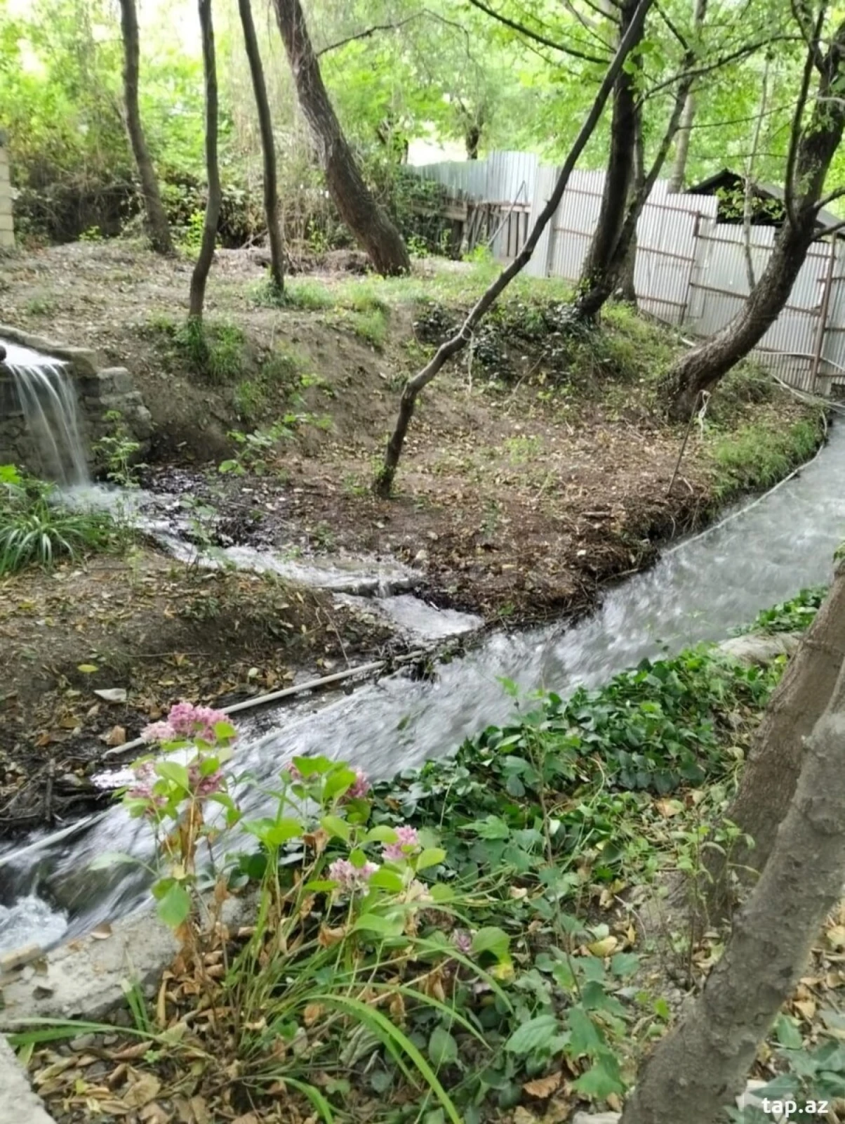 Satılır 2 otaqlı həyət evi