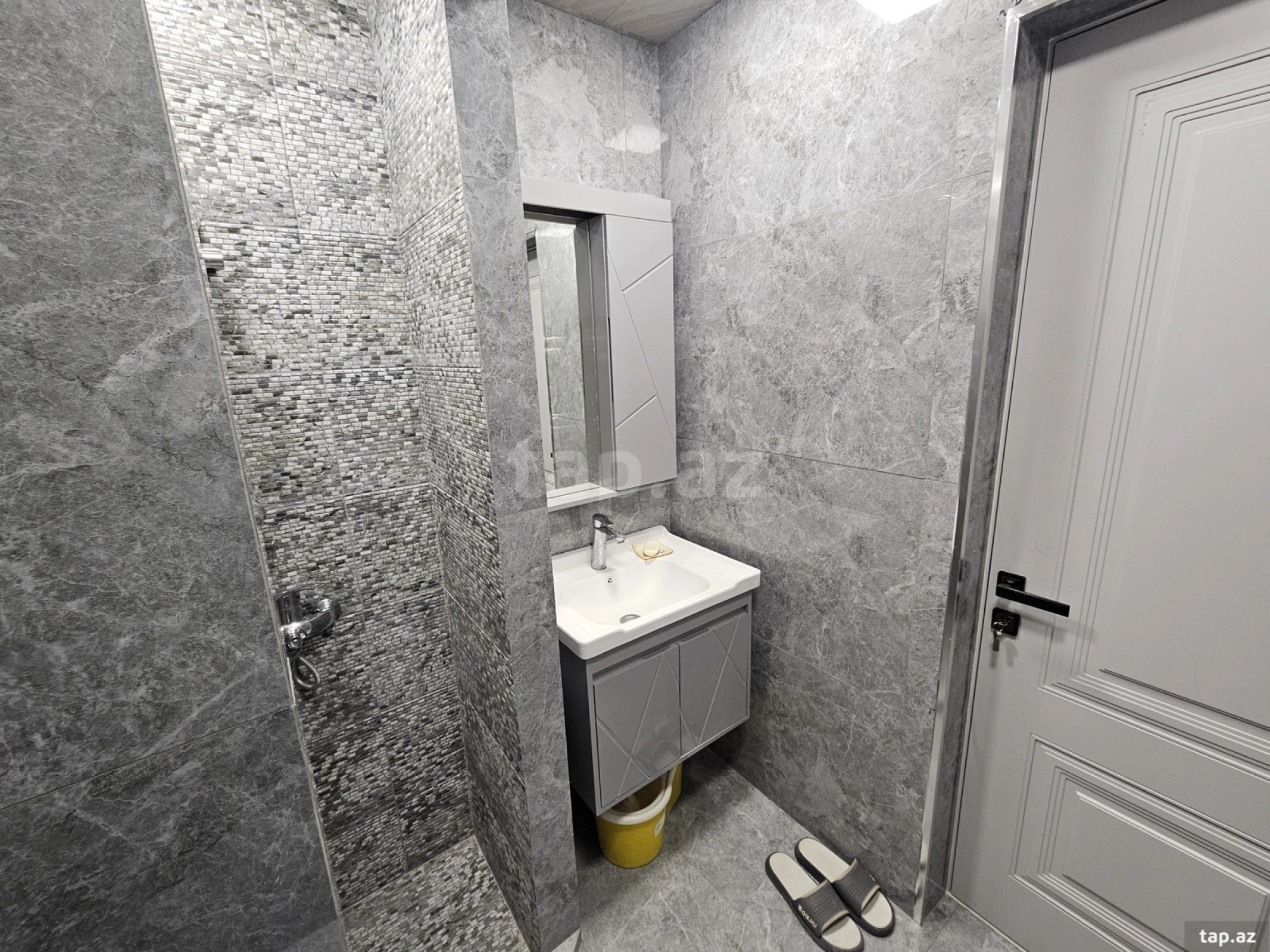 Satılır 3 otaqlı mənzil 84 m²