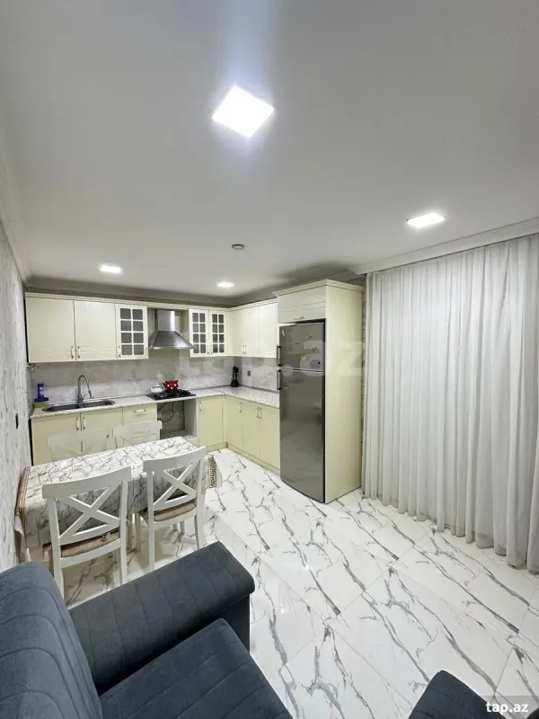 Kirayə verilir 4 otaqlı həyət evi