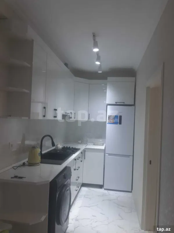 Kirayə verilir 2 otaqlı yeni tikili 70 m²