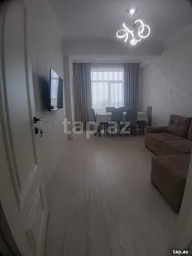 Kirayə verilir 2 otaqlı yeni tikili 70 m²
