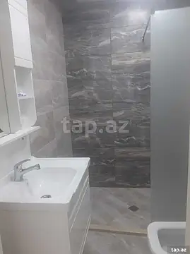 Kirayə verilir 2 otaqlı yeni tikili 70 m²