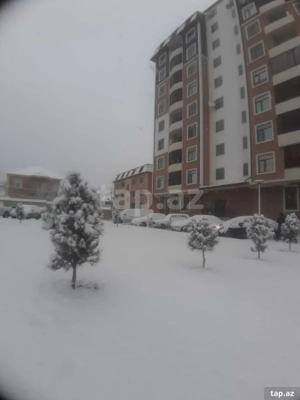 Kirayə verilir 2 otaqlı yeni tikili 70 m²