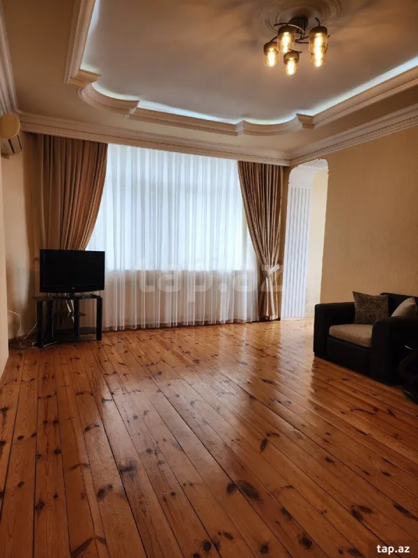 Kirayə verilir 2 otaqlı mənzil 96 m²