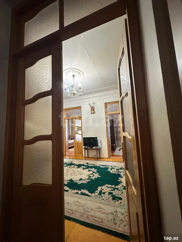 Satılır 7 otaqlı həyət evi