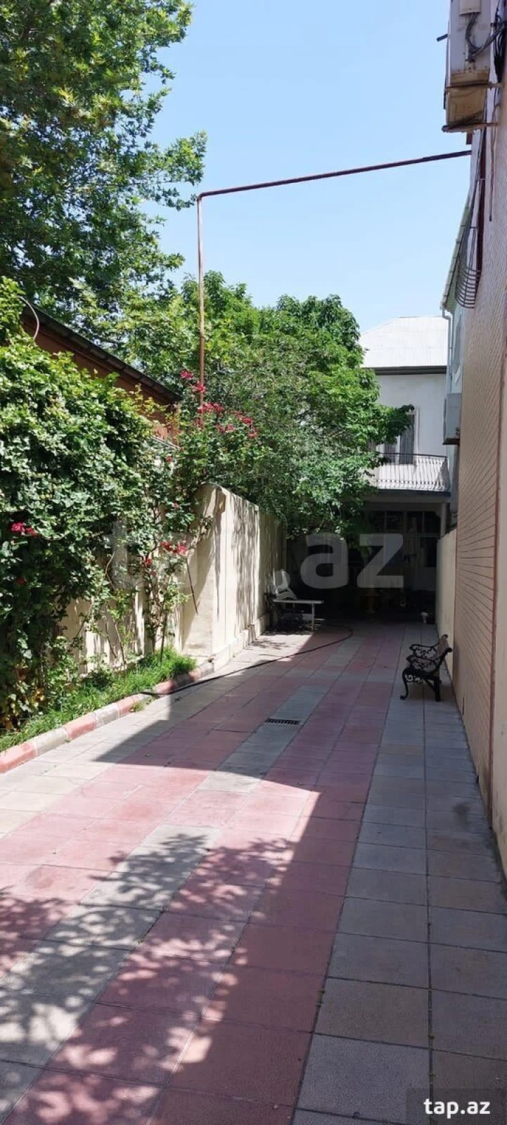 Satılır 7 otaqlı həyət evi