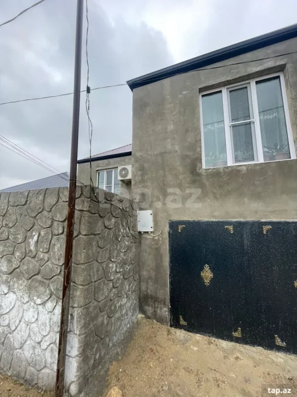 Satılır 4 otaqlı həyət evi