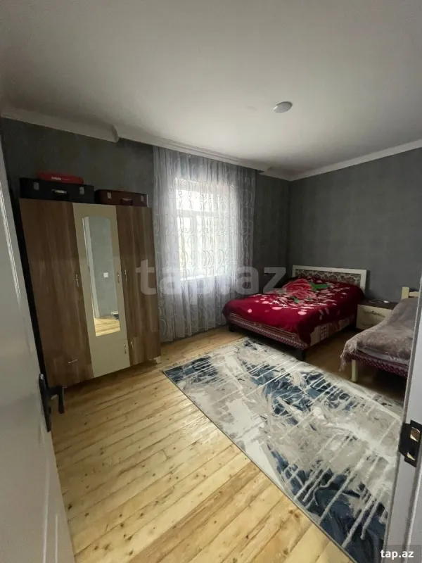 Satılır 4 otaqlı həyət evi