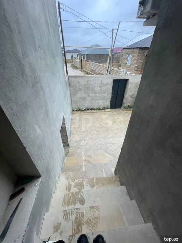 Satılır 4 otaqlı həyət evi