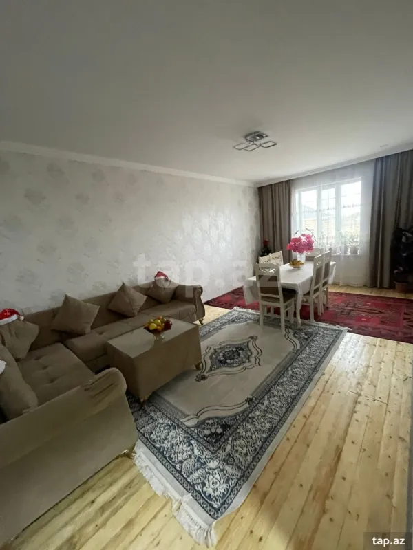 Satılır 4 otaqlı həyət evi