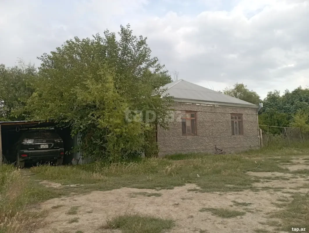 Satılır 6 otaqlı həyət evi 130 m²