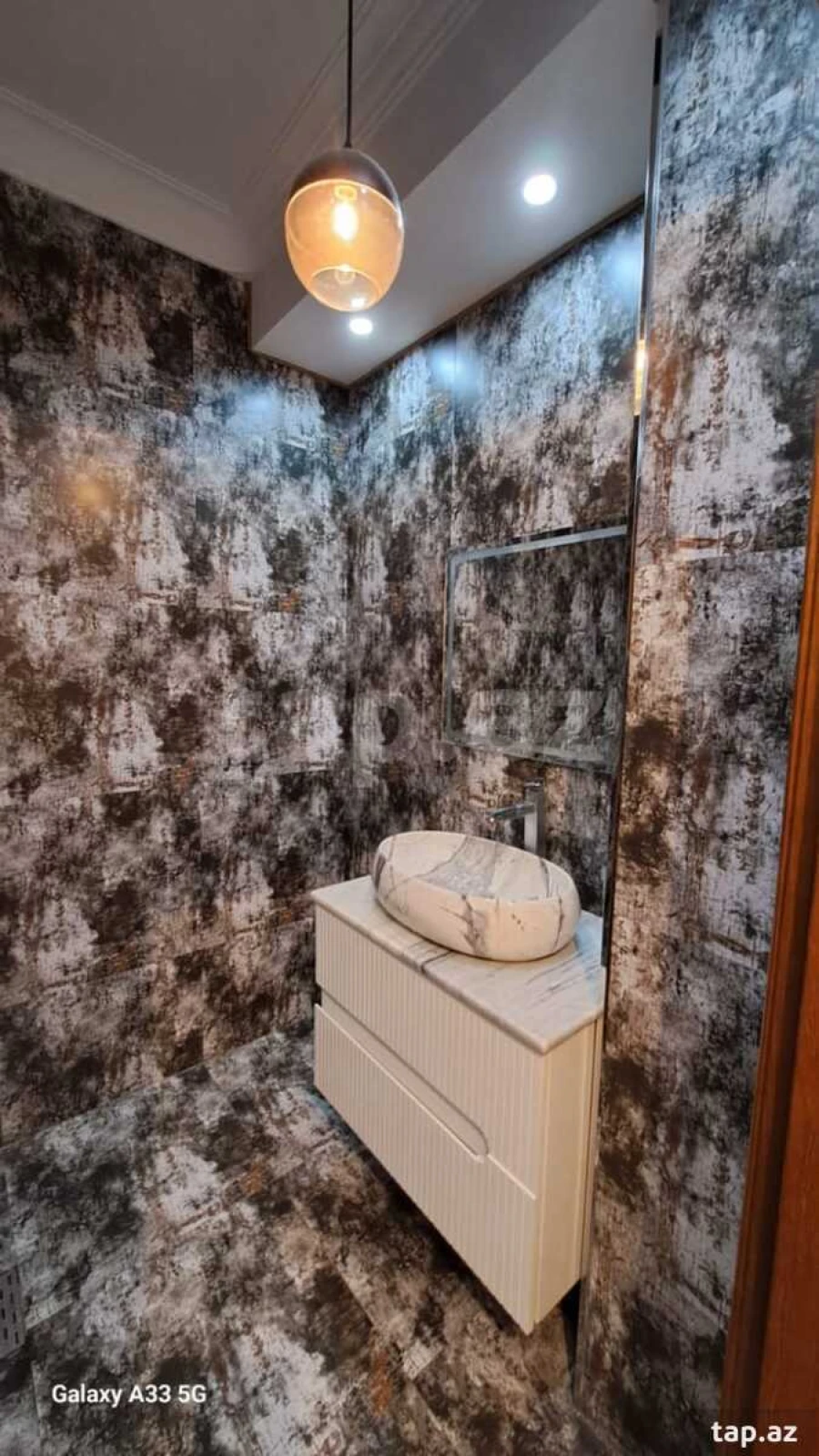 Satılır 2 otaqlı yeni tikili 74 m²