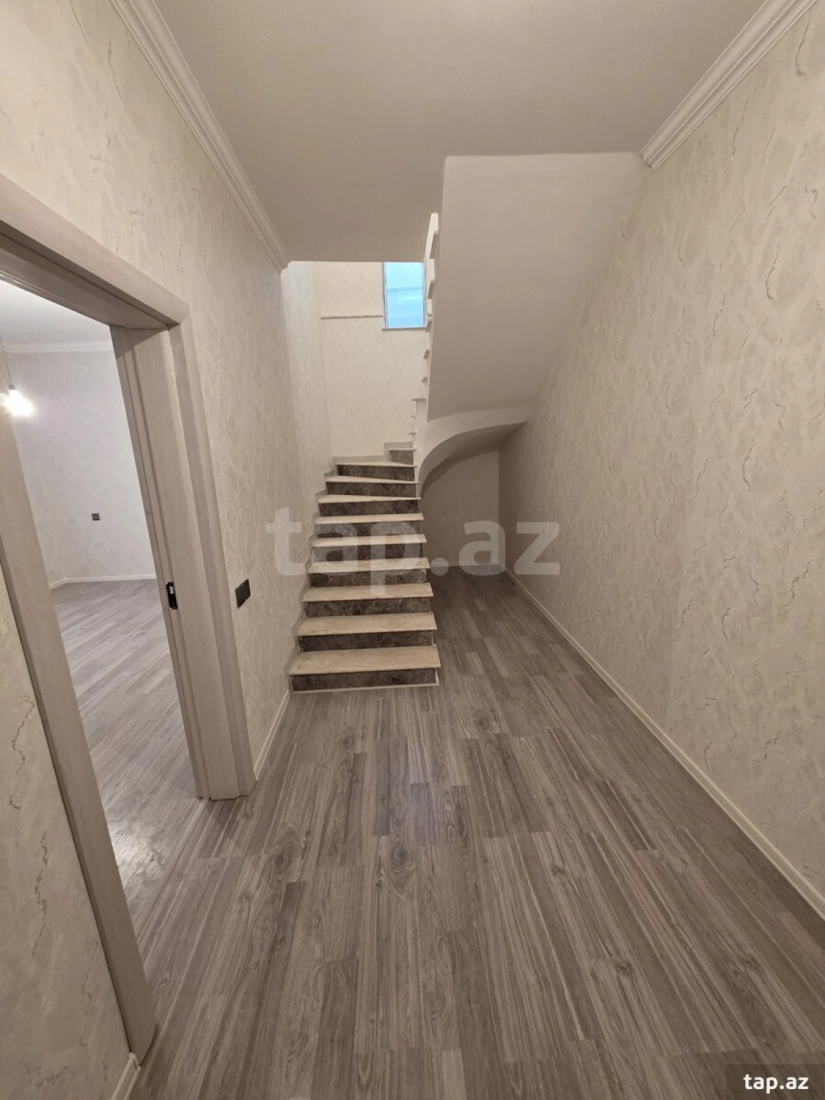 Satılır 5 otaqlı həyət evi