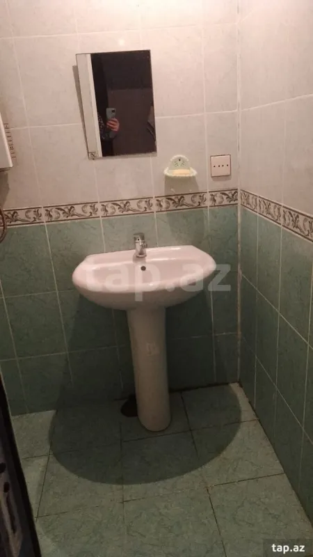 Satılır 4 otaqlı mənzil 100 m²