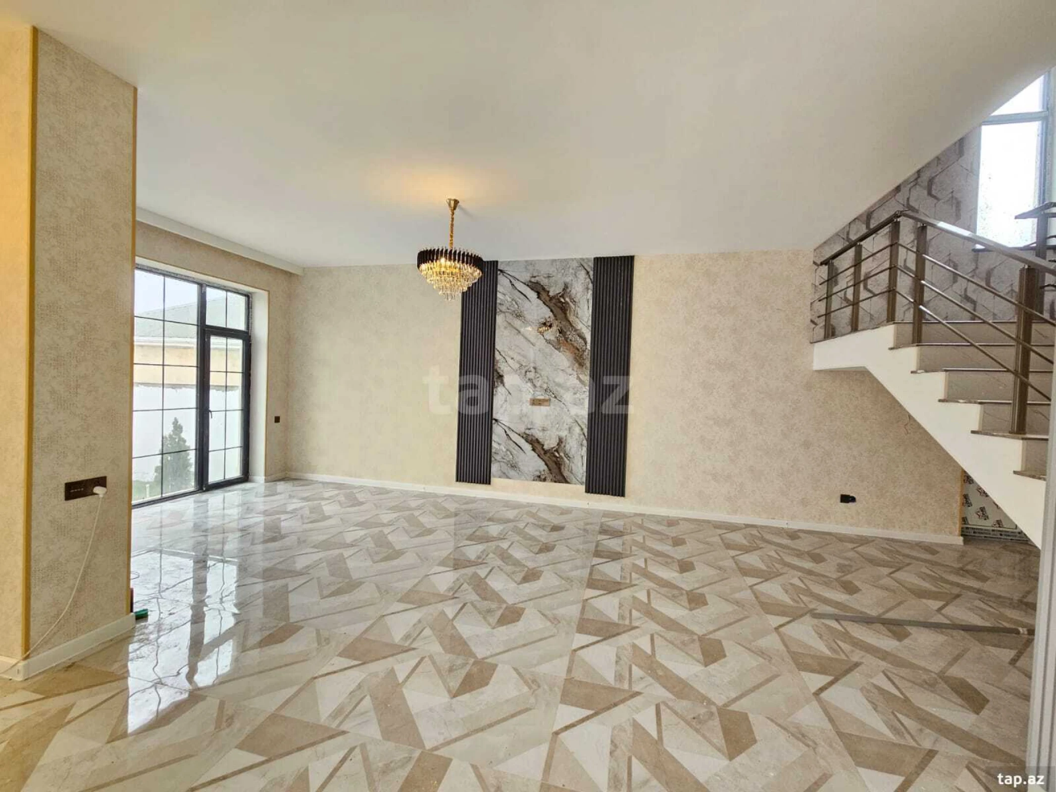 Satılır 4 otaqlı həyət evi