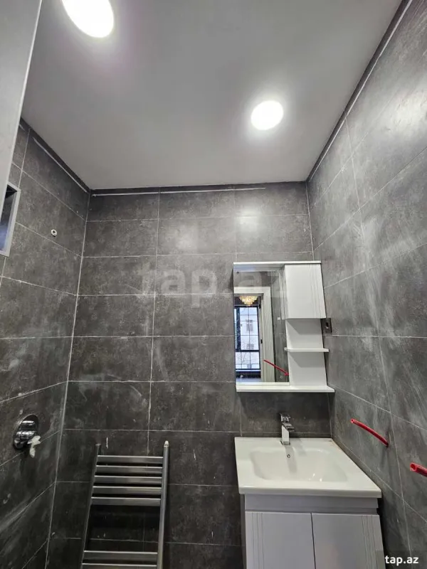 Satılır 4 otaqlı həyət evi