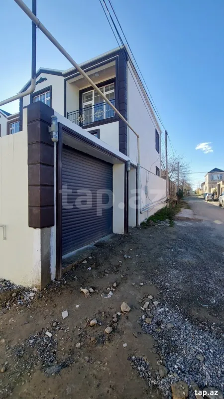 Satılır 4 otaqlı həyət evi
