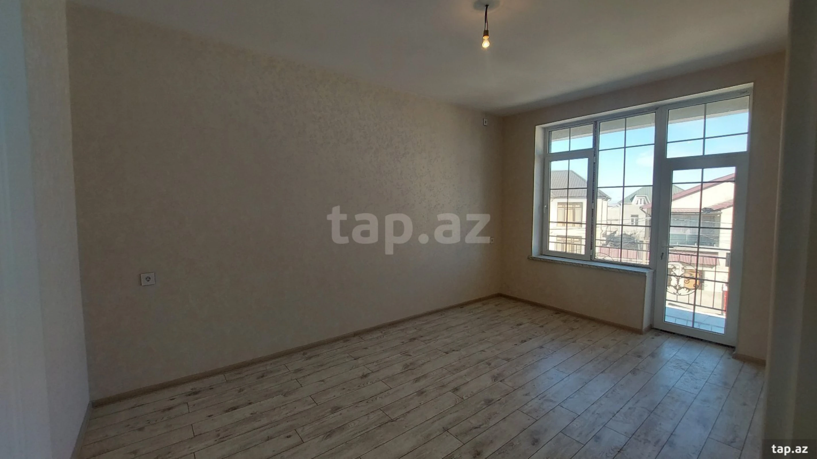 Satılır 4 otaqlı həyət evi