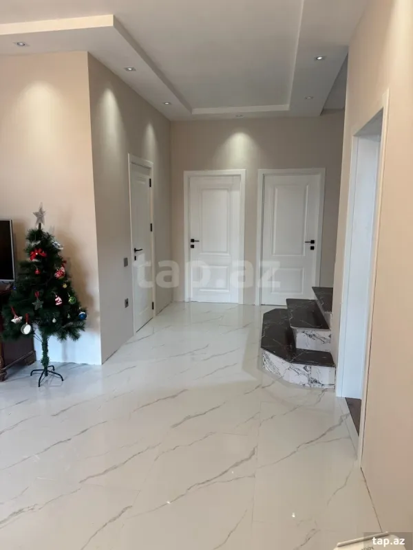 Satılır 6 otaqlı həyət evi