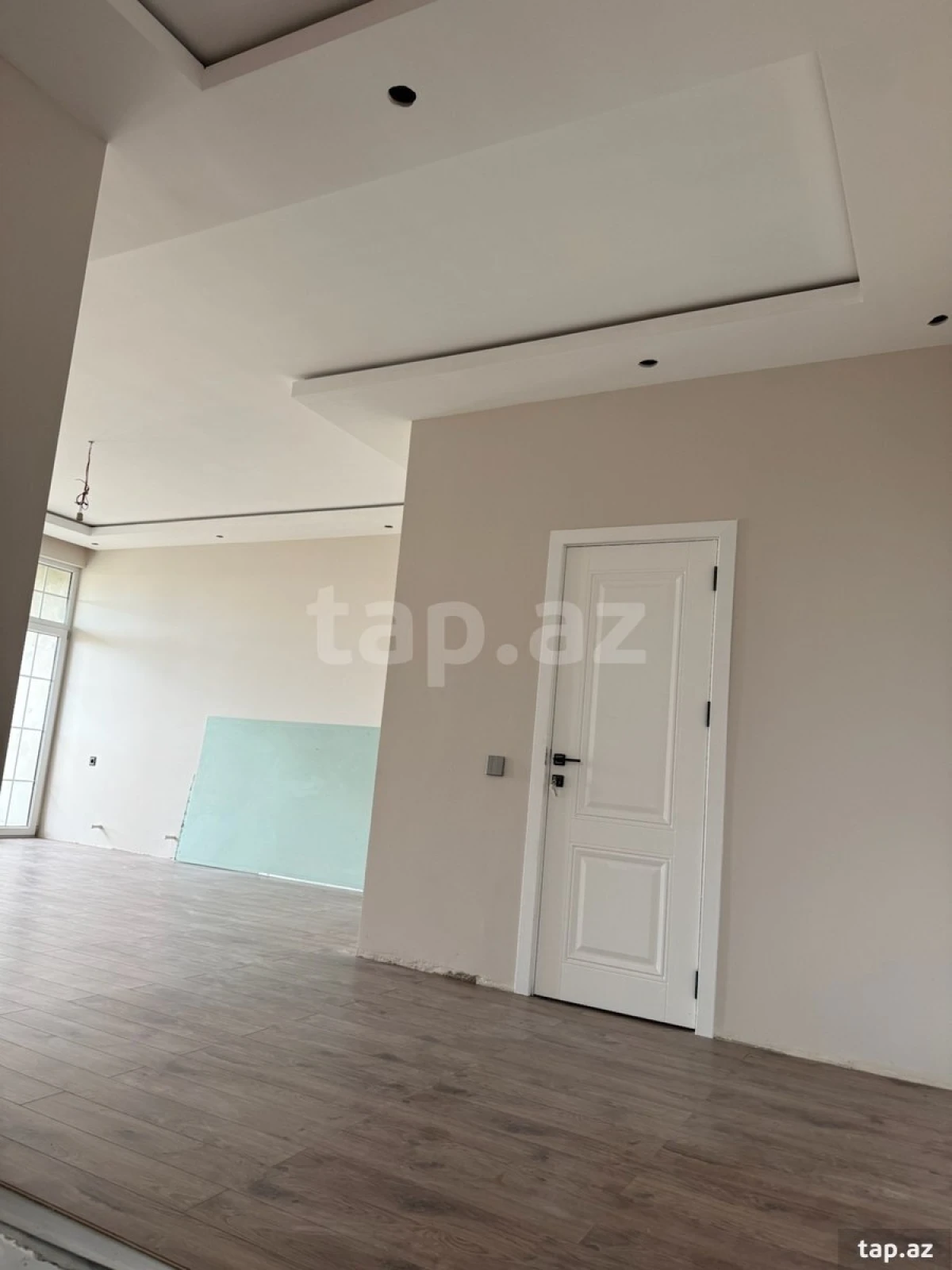Satılır 6 otaqlı həyət evi