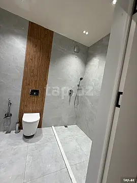 Satılır 6 otaqlı həyət evi