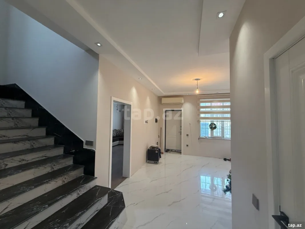 Satılır 6 otaqlı həyət evi