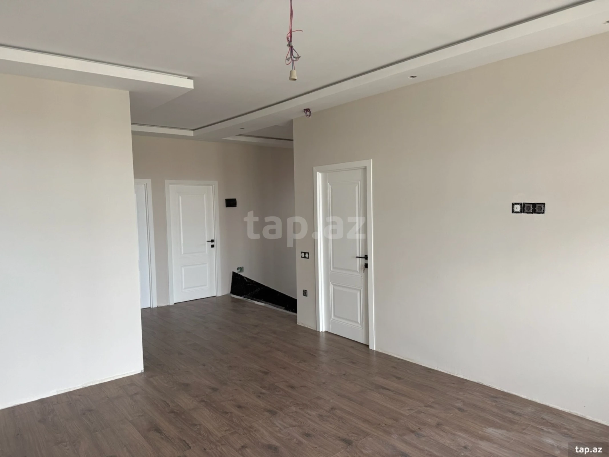 Satılır 6 otaqlı həyət evi