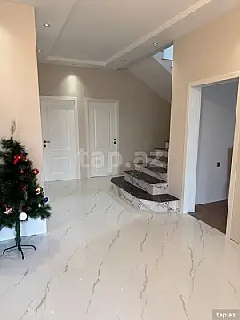 Satılır 6 otaqlı həyət evi