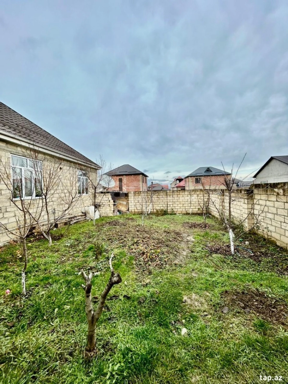 Satılır 3 otaqlı həyət evi