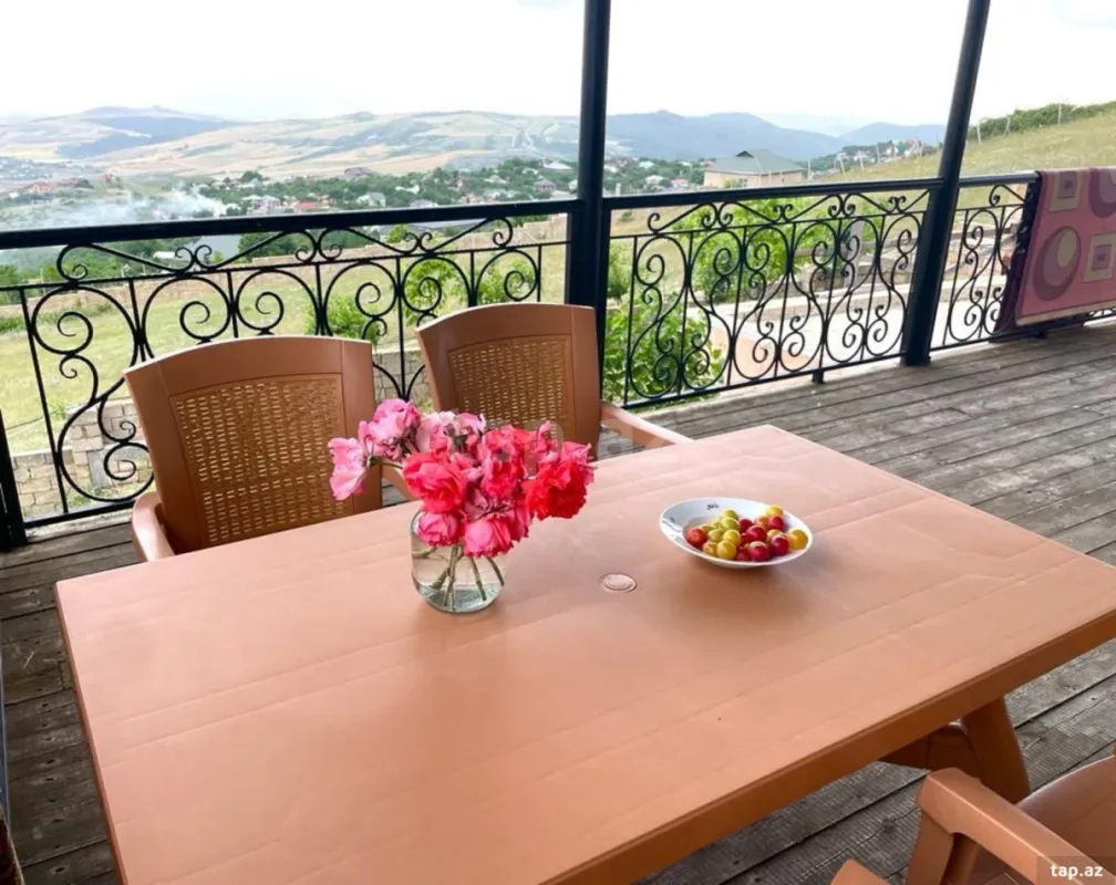 Satılır 5 otaqlı həyət evi