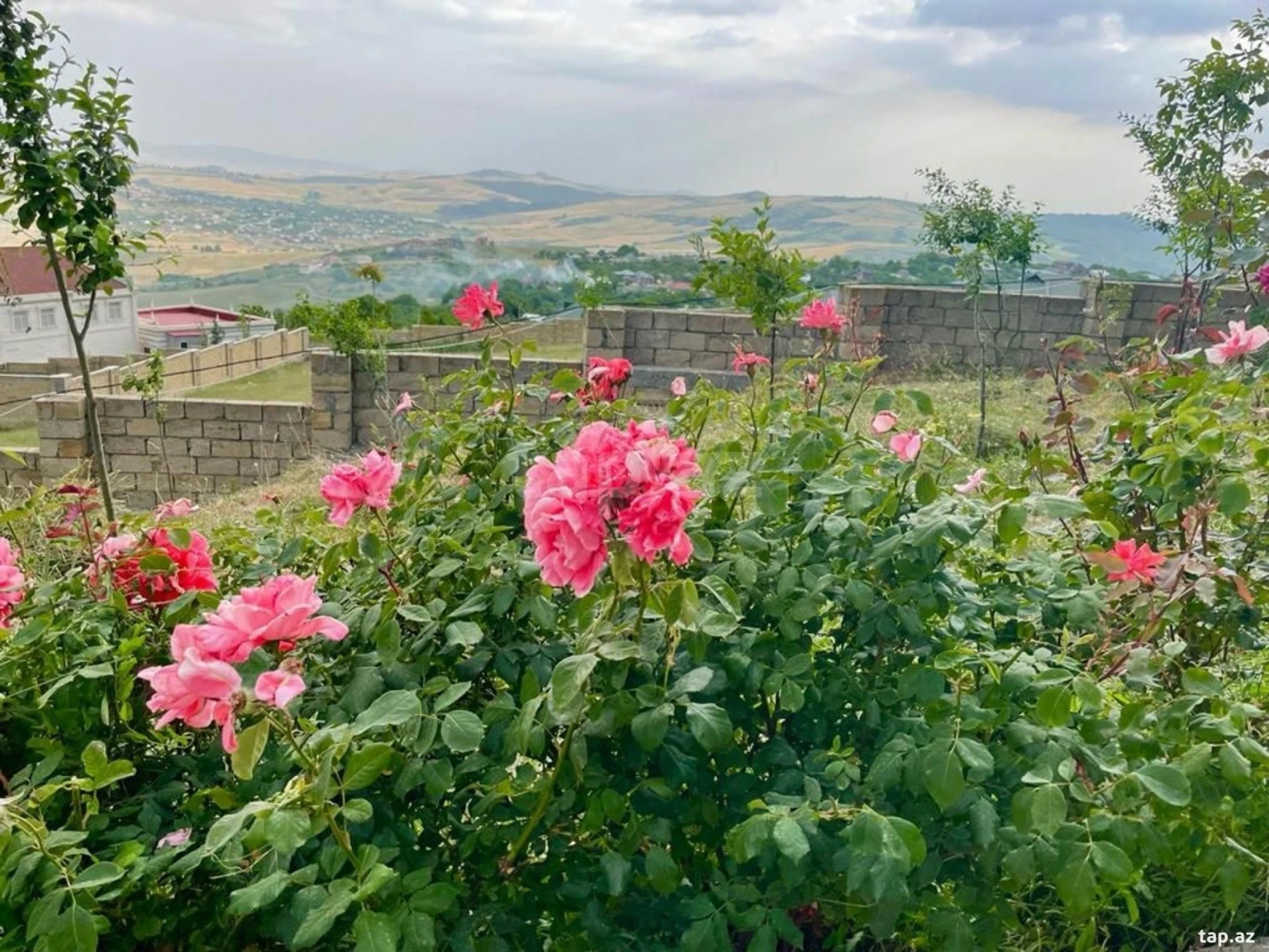 Satılır 5 otaqlı həyət evi