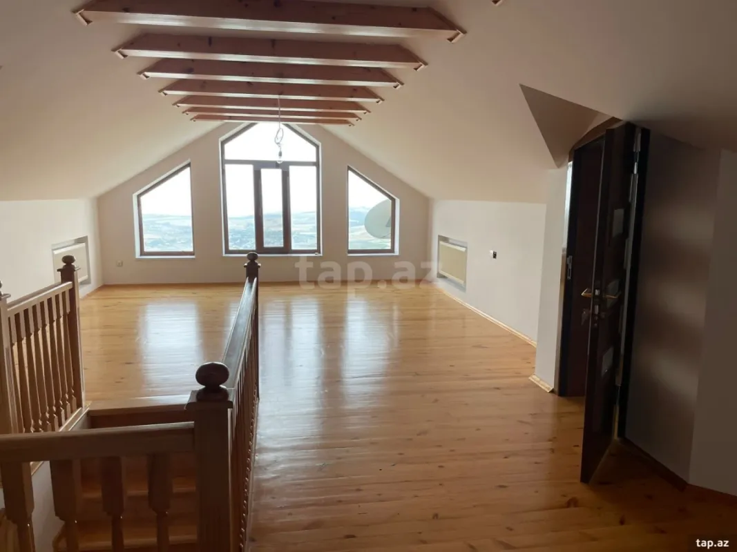 Satılır 5 otaqlı həyət evi