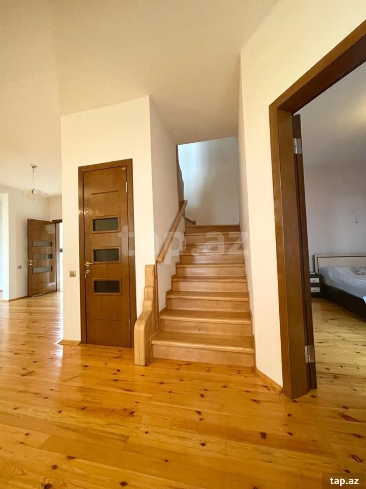 Satılır 5 otaqlı həyət evi