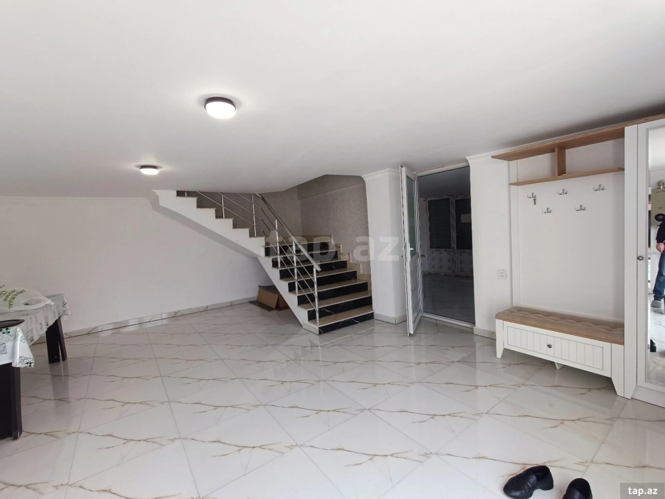 Satılır 5 otaqlı həyət evi