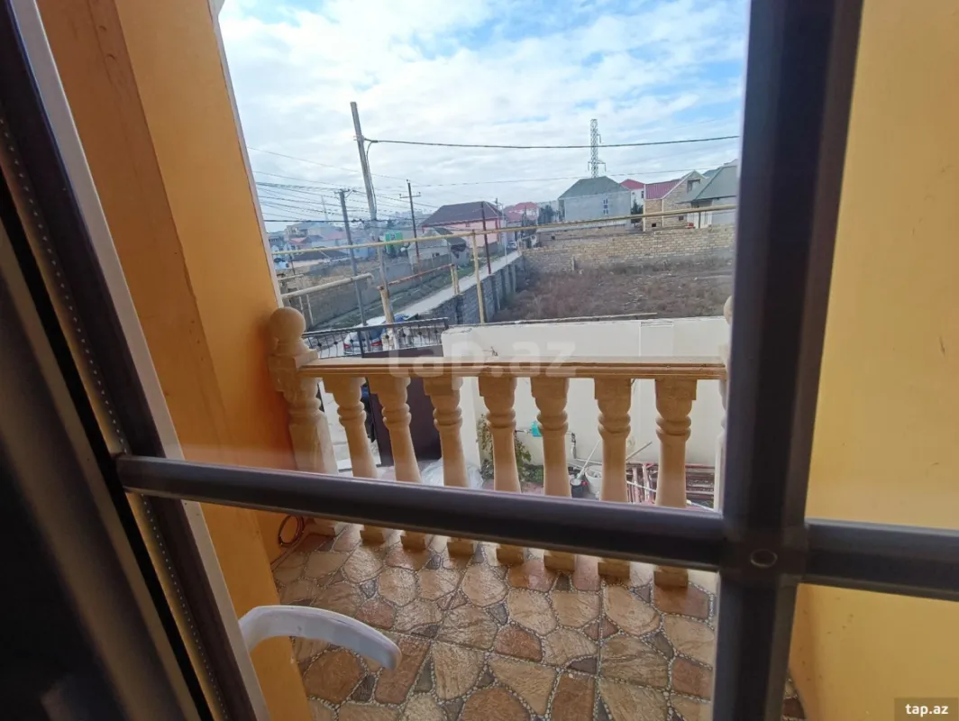 Satılır 5 otaqlı həyət evi